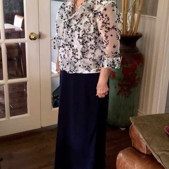 Mother of the Bride dress and jacket - Picture 3 of 12